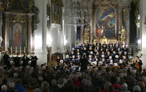 Die Chorgemeinschaft Mariä Himmelfahrt bei einem Konzert 2022. Bild © Andreas Wurm